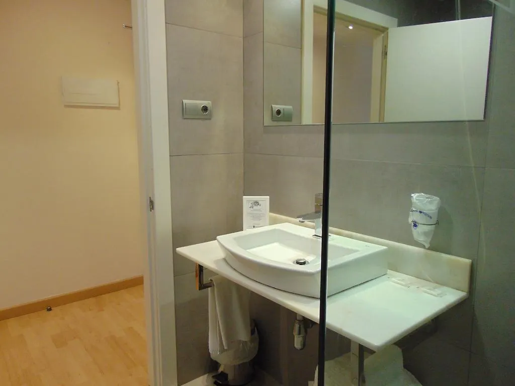 **  Hotel Ortuella España