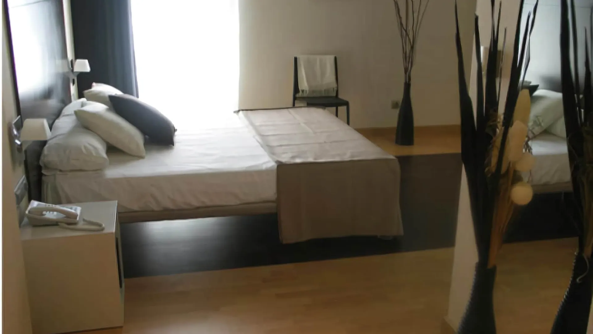 **  Hotel Ortuella España