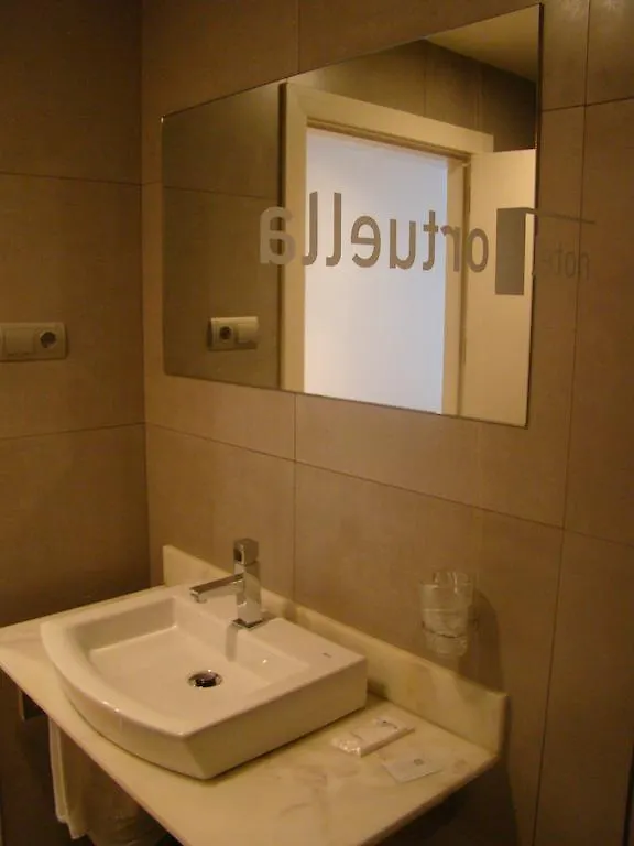 **  Hotel Ortuella Španělsko